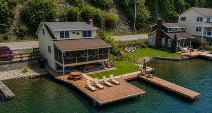 Canandaigua Lakefront | 5 Mins to Naples | Dock