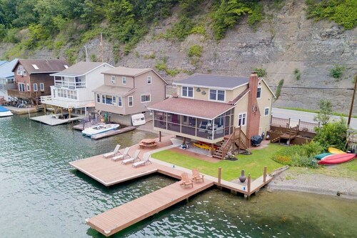Canandaigua Lakefront | Dock | Near Boat Launch