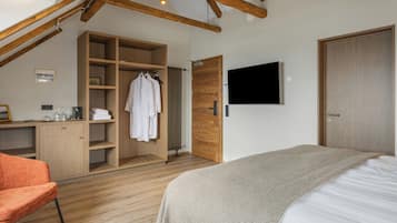 Luxury Double Room, Ocean View | Premium bedding, free minibar, in-room safe, soundproofing