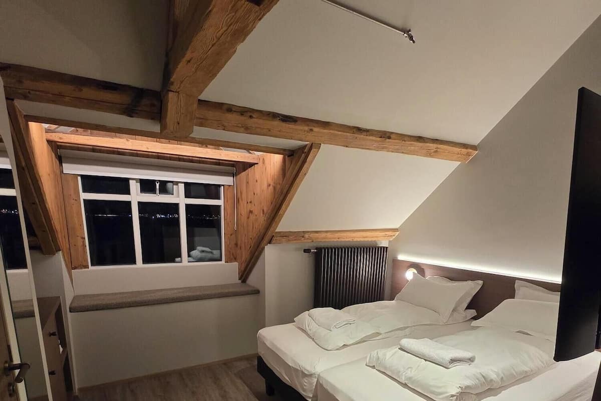 Superior Double Room | In-room safe, soundproofing, iron/ironing board, free WiFi