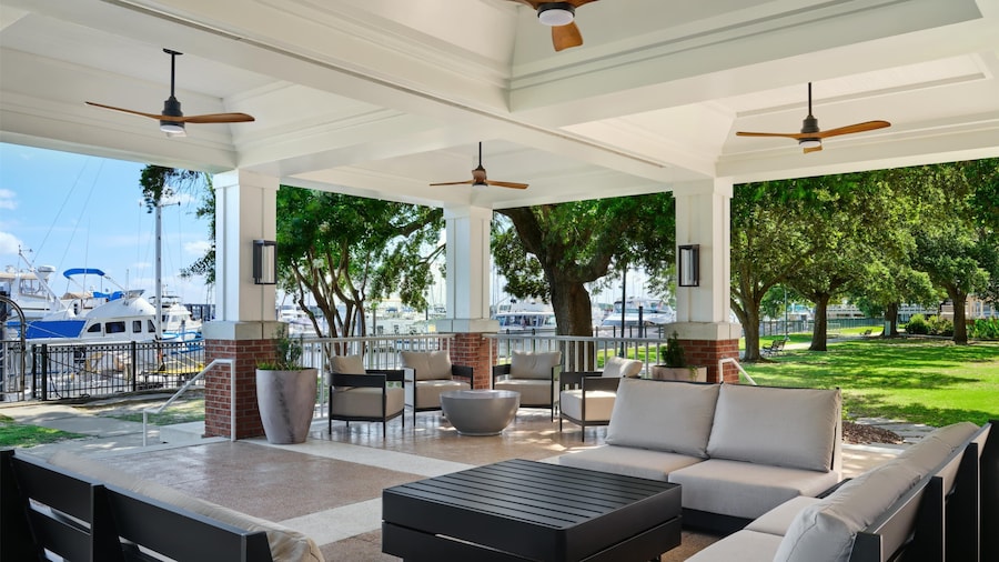 Tryon Riverfront Inn New Bern, Tapestry