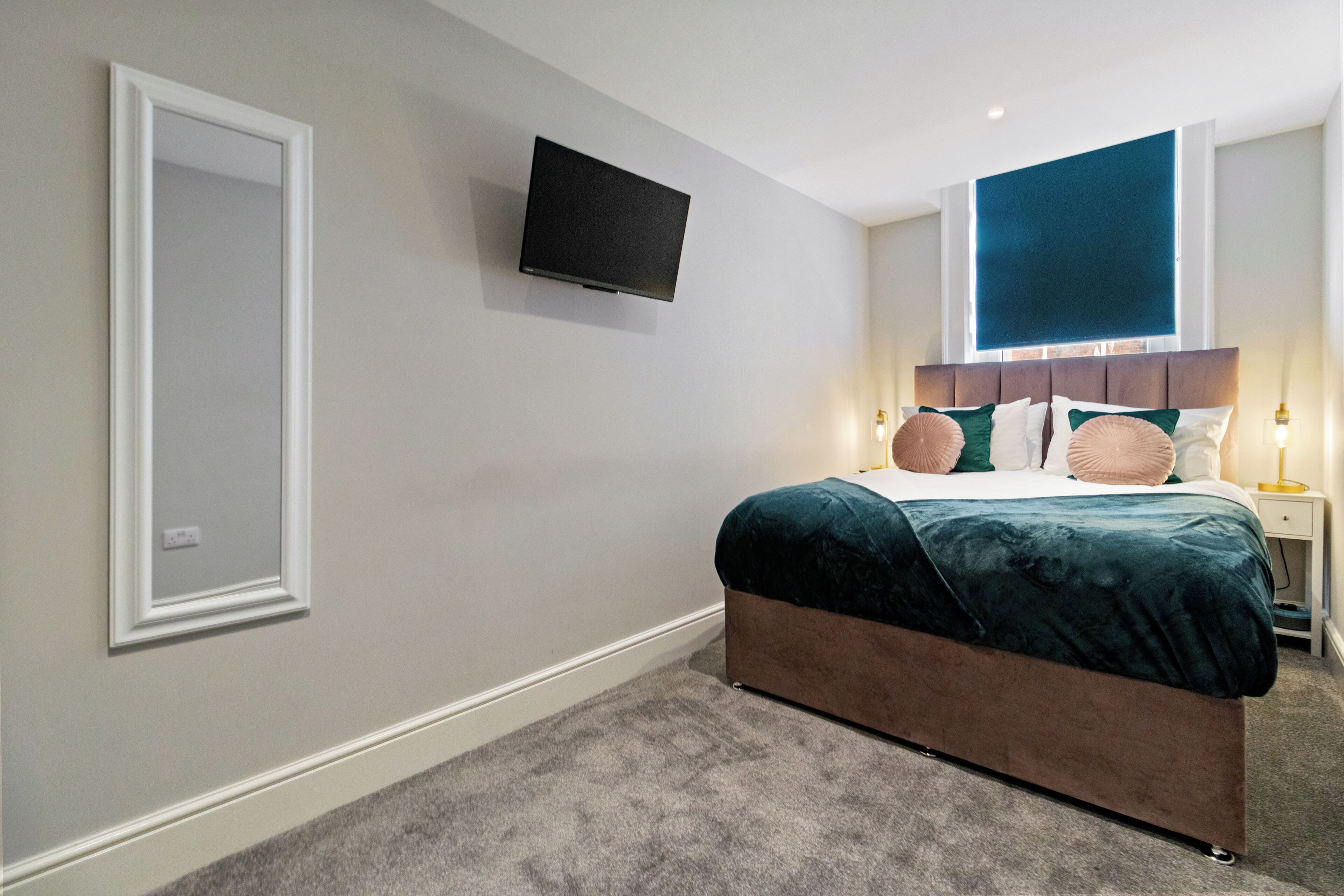 2 bedrooms, iron/ironing board, free WiFi