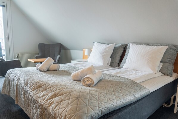 Habitación doble superior, vista al mar | Escritorio y wifi gratis 