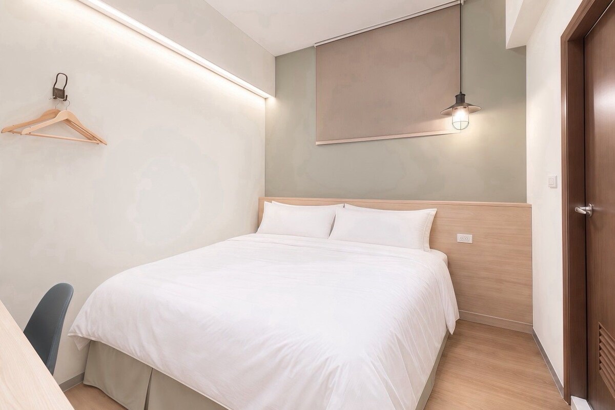 Classic Double Room | Soundproofing, WiFi (free), bed sheets