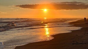 Beach nearby - Sleeps 16 · Private Pool · 3 Blocks to Beach (Gulf Shores)