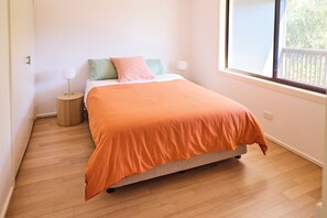 4 多间卧室、免费 WiFi、床单