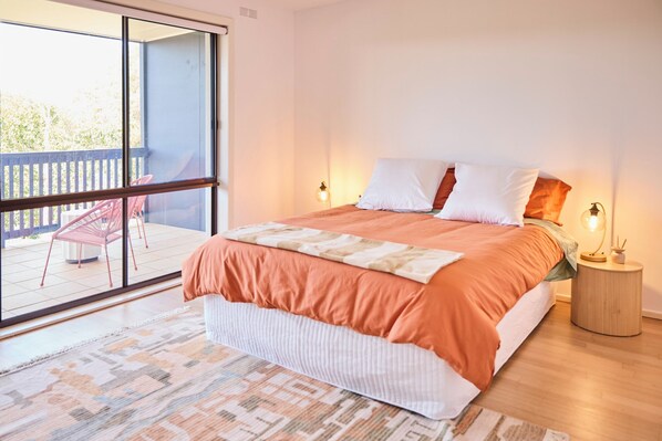 4 bedrooms, free WiFi, bed sheets