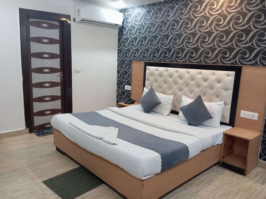 Quarto premium | Escrivaninha, quartos à prova de som, ferros/tábuas de passar roupa