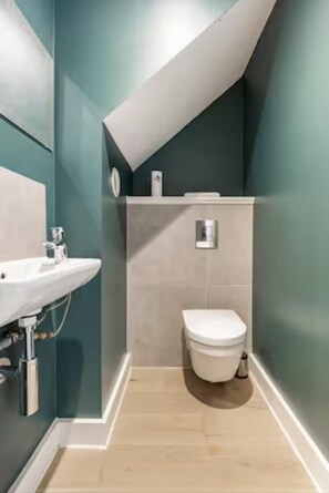 Bathroom - Manchester - Sky Garden - 2 Beds - Sleeps 4 (Manchester)