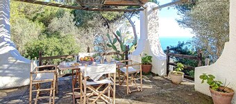 Private sea access garden house (house C)