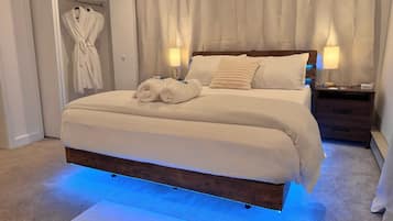 5 bedrooms, in-room safe, desk, iron/ironing board
