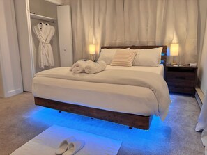 5 habitaciones, caja de seguridad en la habitación y escritorio