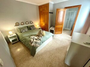 4 bedrooms, iron/ironing board, WiFi, bed sheets - FINCAD4 between beach and forest (Son Parc)