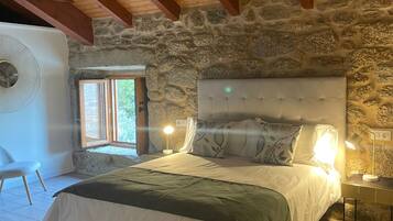 Double Room | Desk, laptop workspace