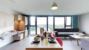 Single Room, Non Smoking | Shared kitchen