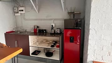 Studio, 1 Bedroom, Smoking, Patio | Interior