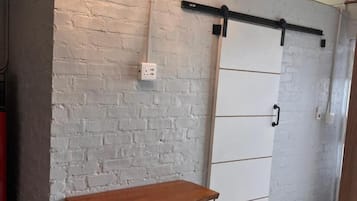 Studio, 1 Bedroom, Smoking, Patio | Interior