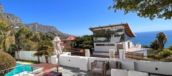 Cozy Camps Bay House With Mountain and sea View