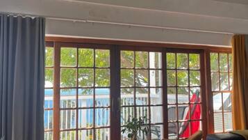 Chalet, 2 Bedrooms, Smoking, Balcony | Living room