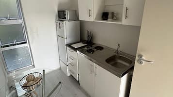 Apartment, 1 Bedroom, Private Pool, Garden View | Interior