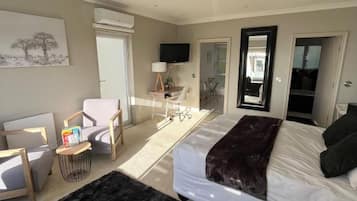 Apartment, 1 Bedroom, Private Pool, Garden View | 1 bedroom