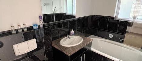 Apartment, 1 Bedroom, Private Pool, Garden View | Bathroom