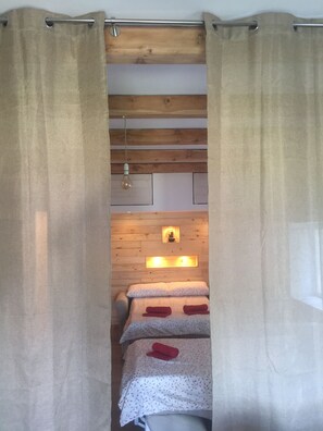 1 Schlafzimmer, BĂŒgeleisen/BĂŒgelbrett, WLAN, BettwĂ€sche