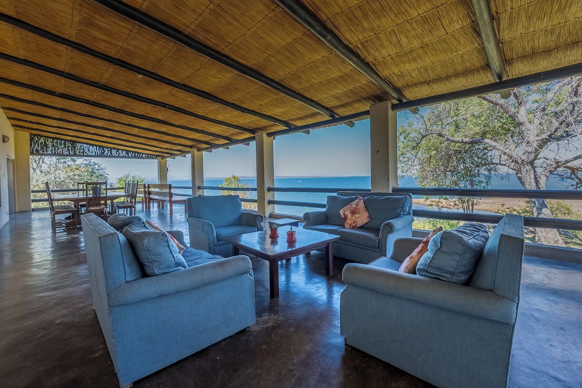 House, Lake View | Terrace/patio