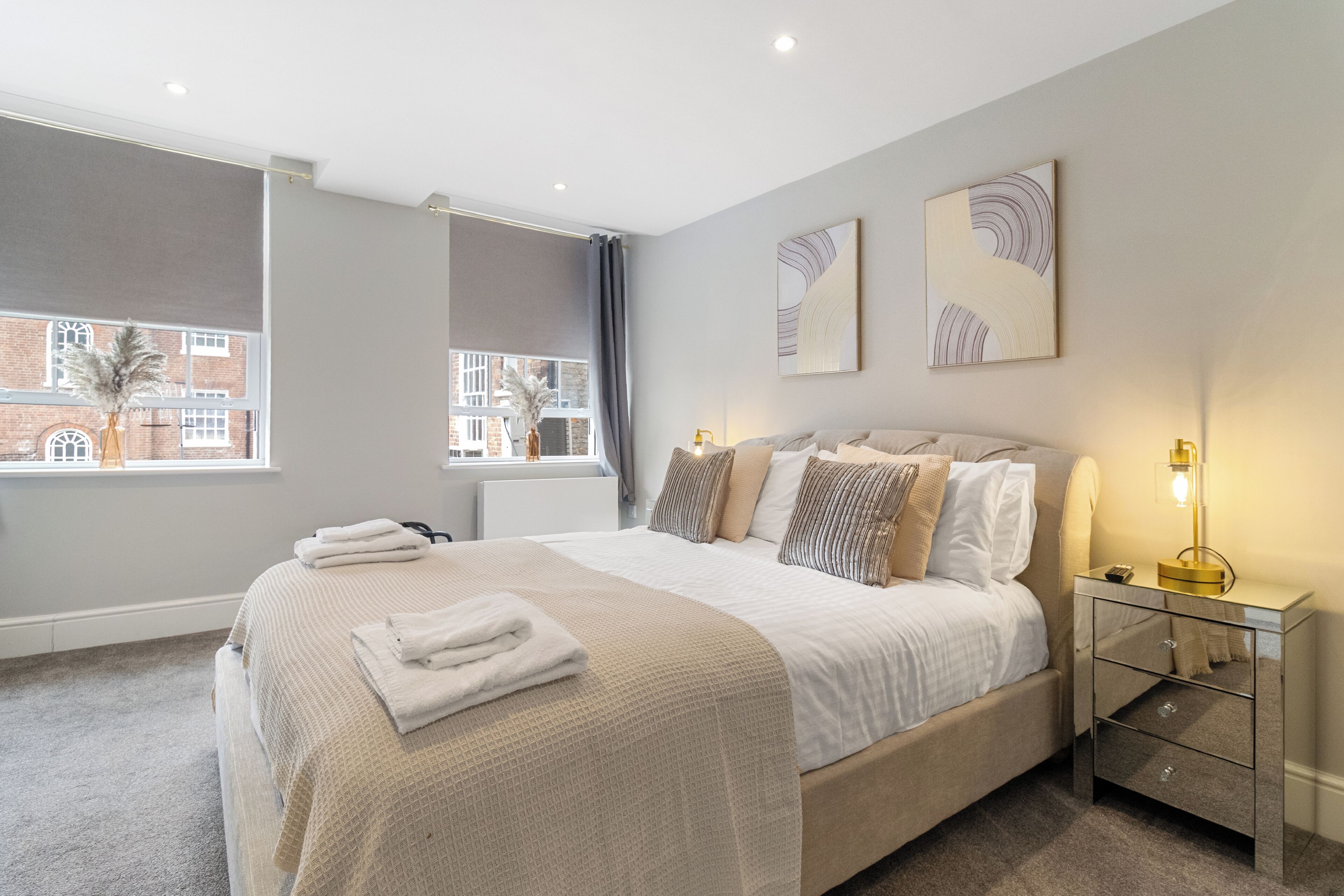 2 bedrooms, iron/ironing board, free WiFi