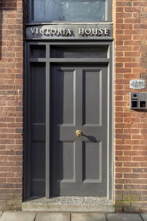 Exterior detail - WhiskAwayStays Victoria House Apartment 2 (Worcester)