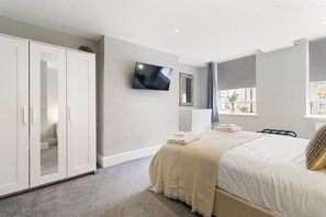 2 bedrooms, iron/ironing board, free WiFi