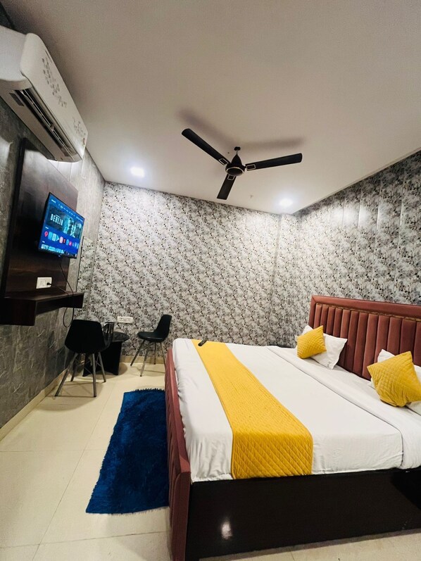 2 bedrooms, WiFi - Charming 2-bedroom apartment with AC, WiFi in fantastic Vrindavan (Vrindavan)