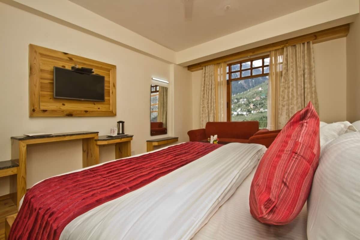 Individually furnished, laptop workspace, soundproofing, free WiFi
