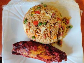 Bao gồm bữa sáng kiểu Âu hàng ngày 