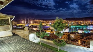 Traditional House, 2 Bedrooms, River View | Terrace/patio