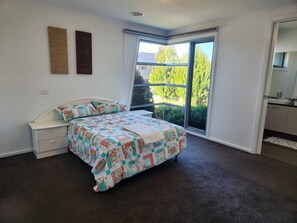 4 chambres, bureau, fer et planche à repasser, Wi-Fi gratuit