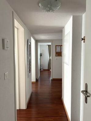 Iron/ironing board, cribs/infant beds, free WiFi, bed sheets - Nimbuzzz Apartments (Unterseen)