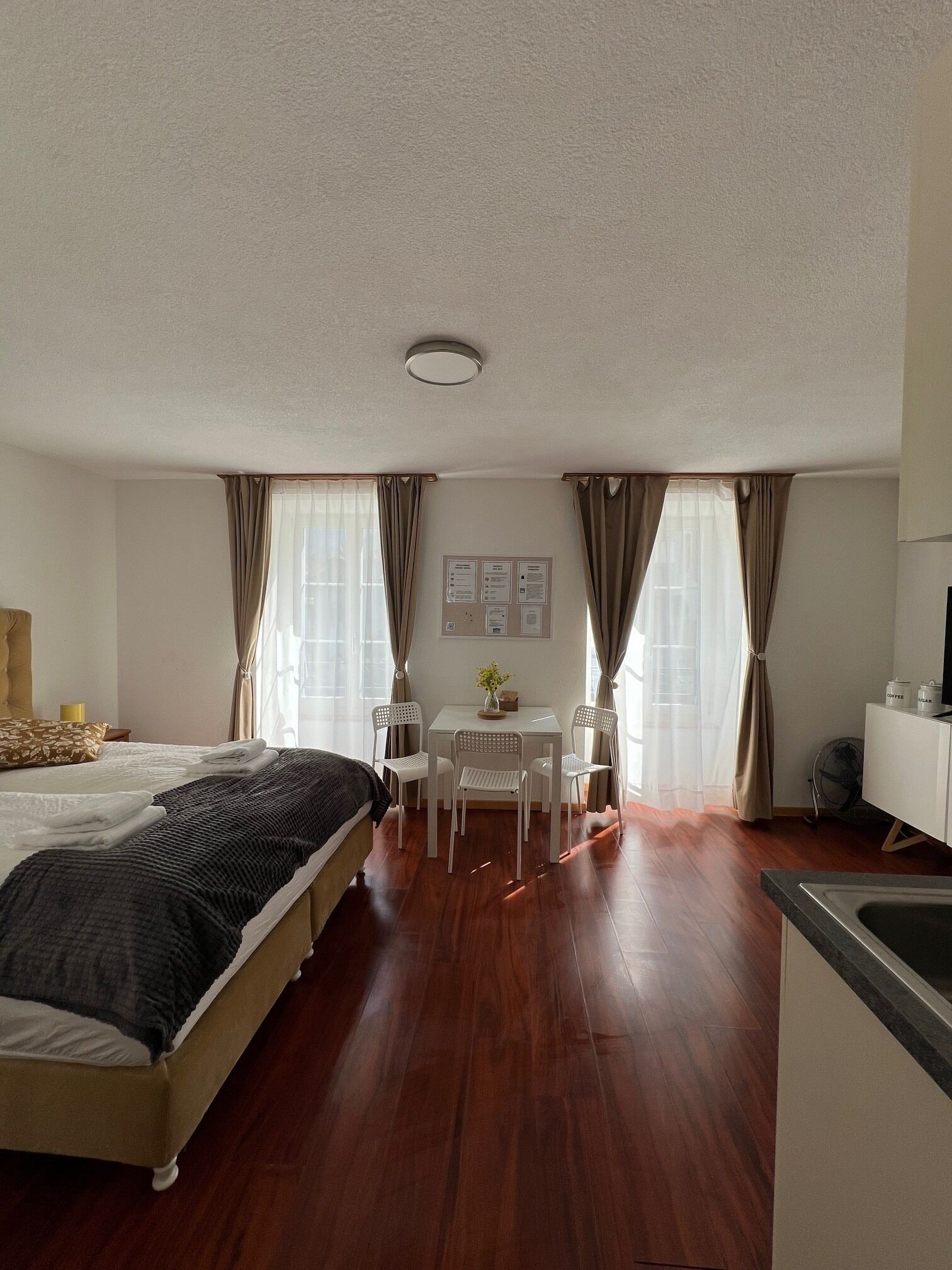 Economy Studio, Kitchen | Iron/ironing board, cots/infant beds, free WiFi, bed sheets