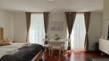 Economy-Studio, Küche | Bügeleisen/Bügelbrett, Babybetten, kostenloses WLAN, Bettwäsche