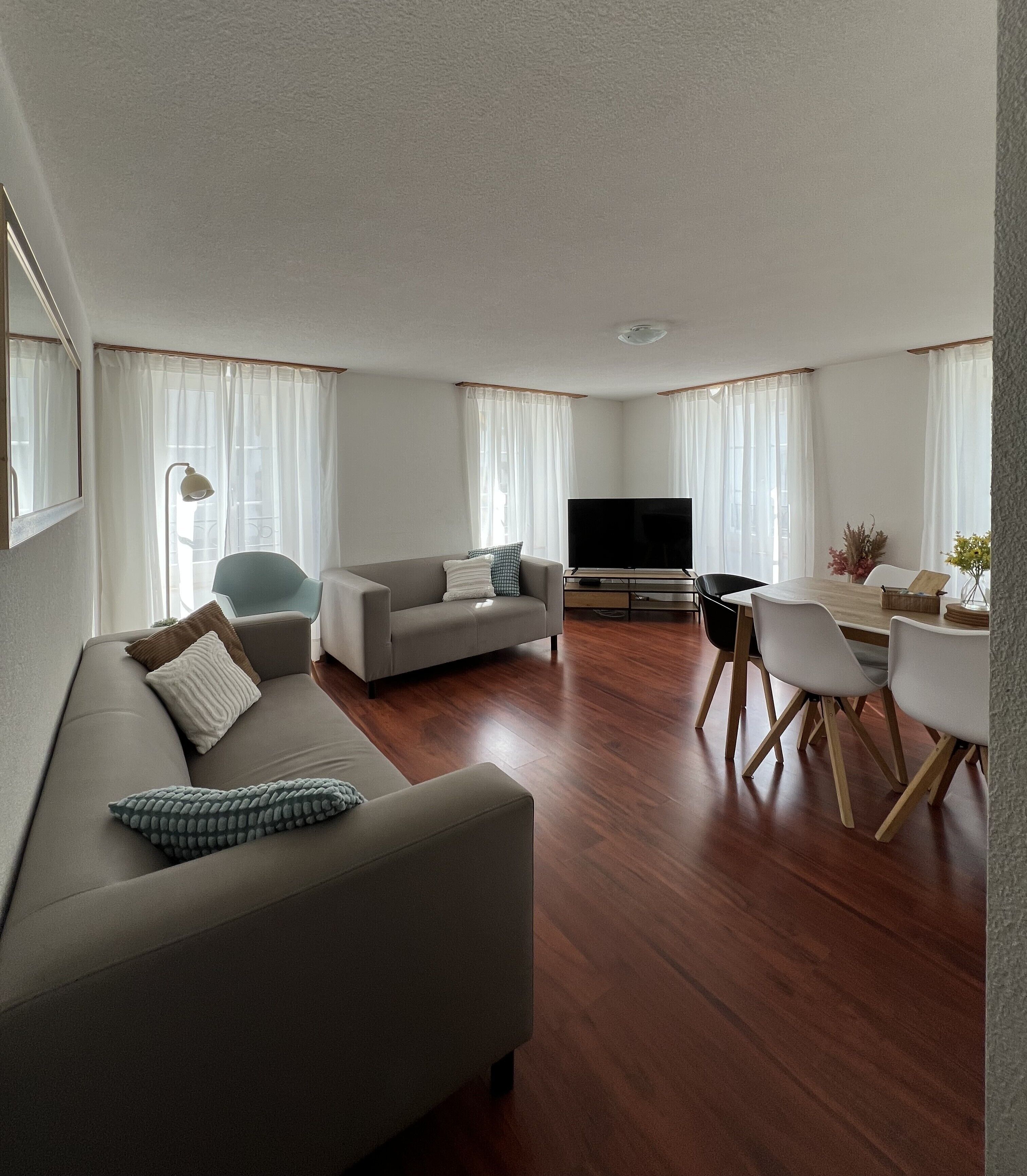 45-inch TV with cable channels, heated floors