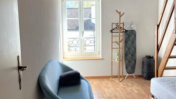 Apartment, 3 Bedrooms, Kitchen | Iron/ironing board, cots/infant beds, free WiFi, bed sheets