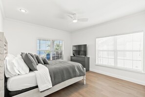 4 bedrooms, free WiFi, bed sheets