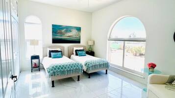 4 bedrooms, desk, iron/ironing board, travel crib