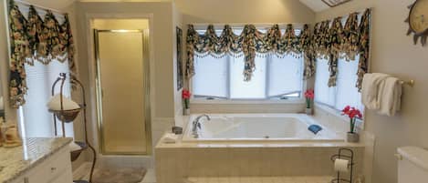Shower, jetted bath, hair dryer, towels