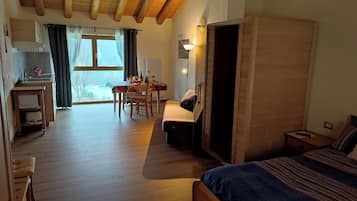 Estudio Deluxe, vista al lago | 1 habitación, cunas, wifi gratis y ropa de cama