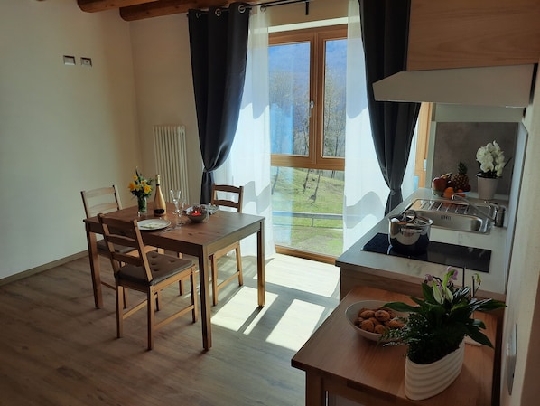 Comfort Apartment, Lake View | Katil bayi/kot (surcaj), Wi-fi percuma, cadar katil