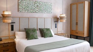 Standard Double Room | In-room safe, desk, blackout drapes, soundproofing - Tradere Hotel Boutique (Moncada)