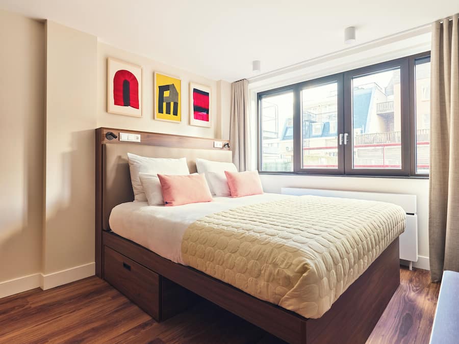 Premium bedding, in-room safe, laptop workspace, free cots/infant beds