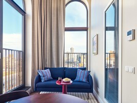 Large Studio with Kitchen | Premium bedding, in-room safe, laptop workspace, free cribs/infant beds