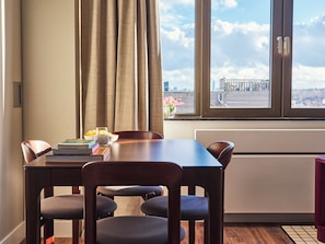 1 bedroom, premium bedding, in-room safe, laptop workspace